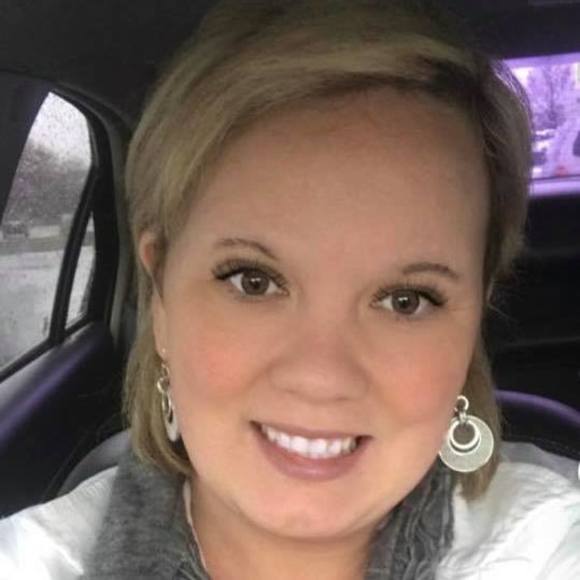 Meet your Posher, Amanda - Picture 1 of 1